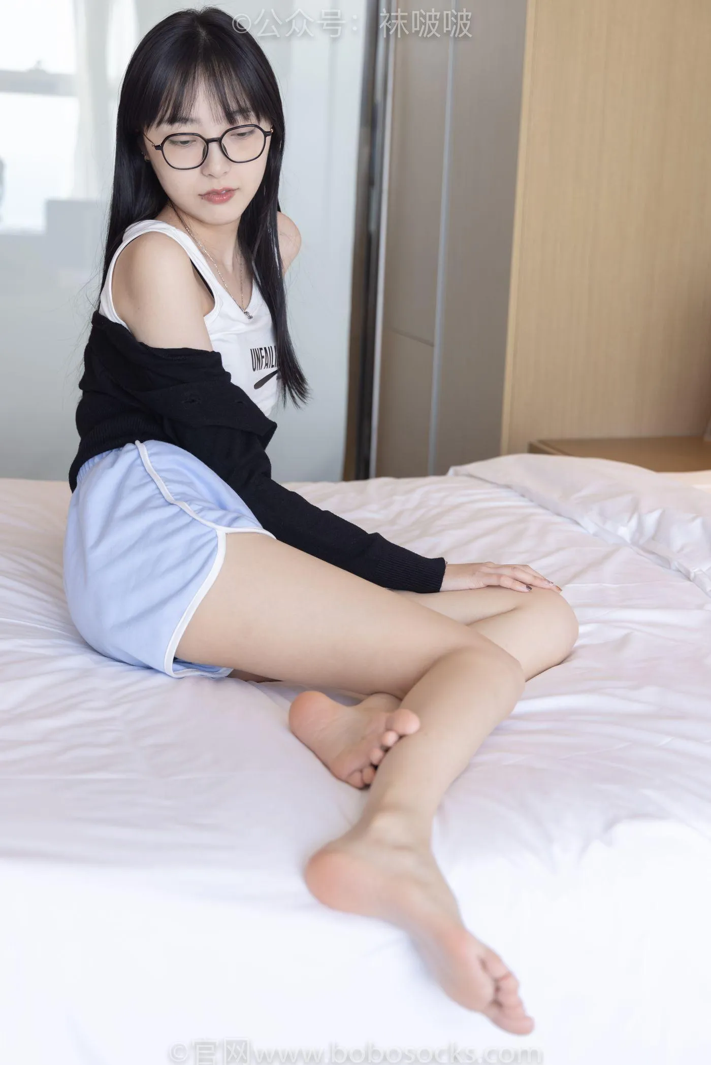 [BoBoSocks袜啵啵]NO.081 稚予- AJ、浅黄色短棉袜、浅蓝色短棉袜、裸足（花絮版） [145P]插图3